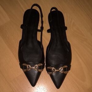 JF | Elegant Black Flats with Gold Detailing